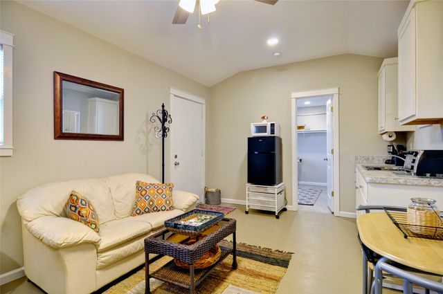 4933 Royal Drive, Fort Worth, TX 76116