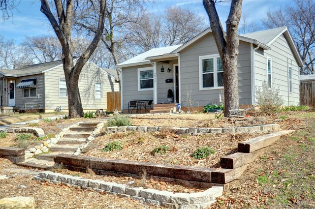 4933 Royal Drive, Fort Worth, TX 76116