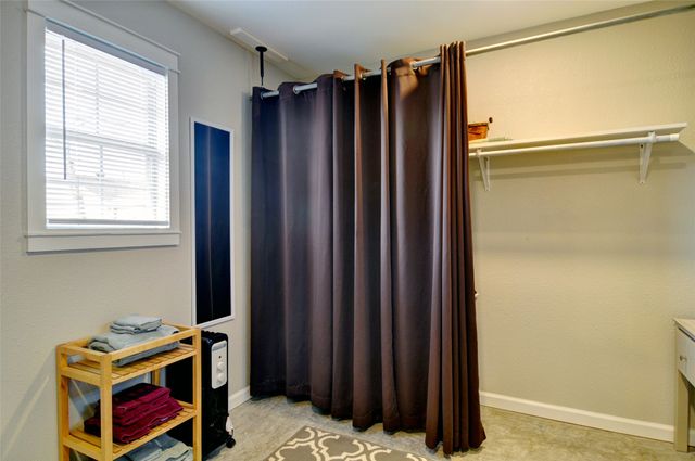 4933 Royal Drive, Fort Worth, TX 76116