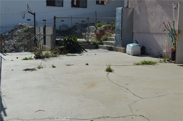 5090 Ithaca, Los Angeles, CA 90032