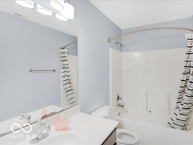 10165 Bootham Close, Fishers, IN 46038