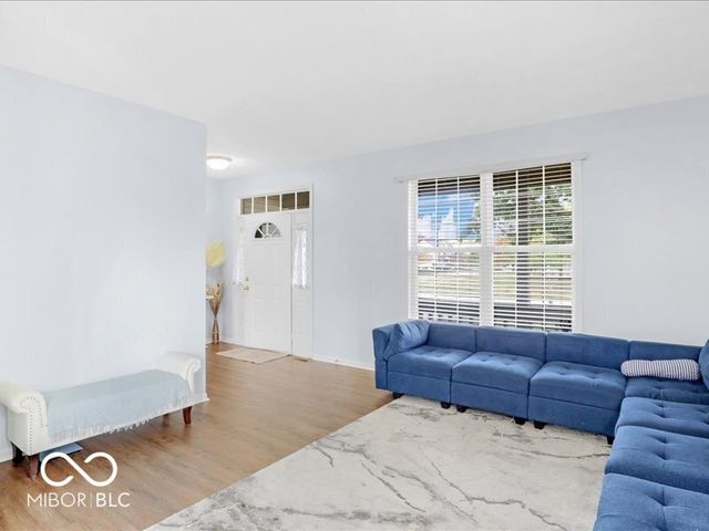 10165 Bootham Close, Fishers, IN 46038