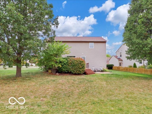 10165 Bootham Close, Fishers, IN 46038