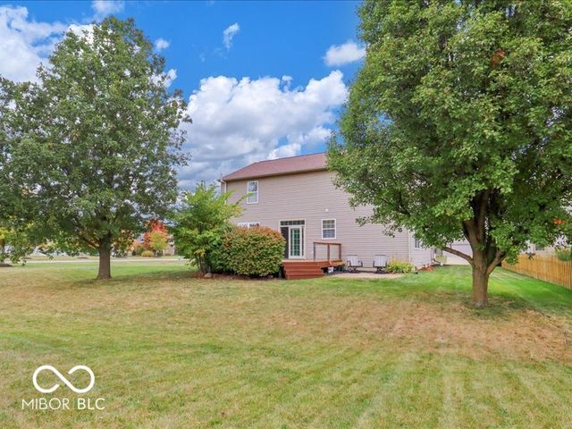 10165 Bootham Close, Fishers, IN 46038