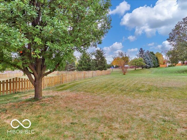 10165 Bootham Close, Fishers, IN 46038