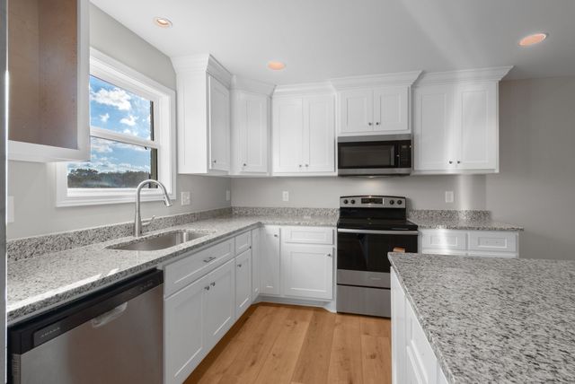 81 Dukes Park Rd, Summertown, TN 38483