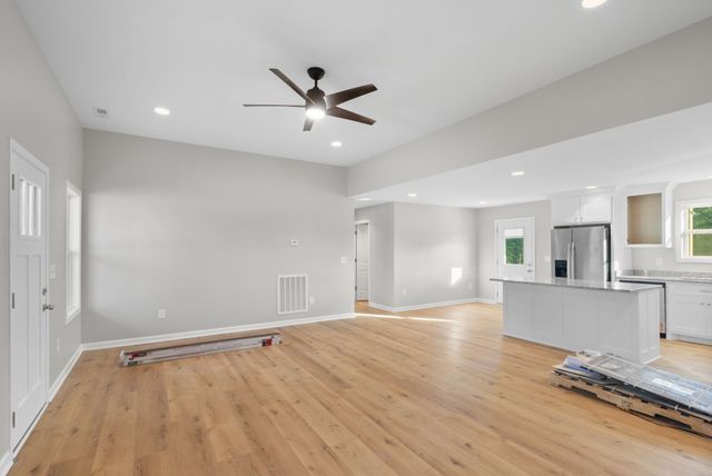 81 Dukes Park Rd, Summertown, TN 38483