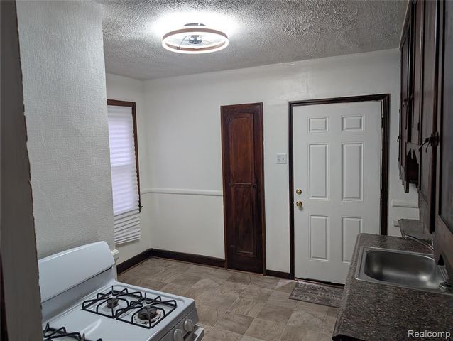 17151 Albion Street, Detroit, MI 48234