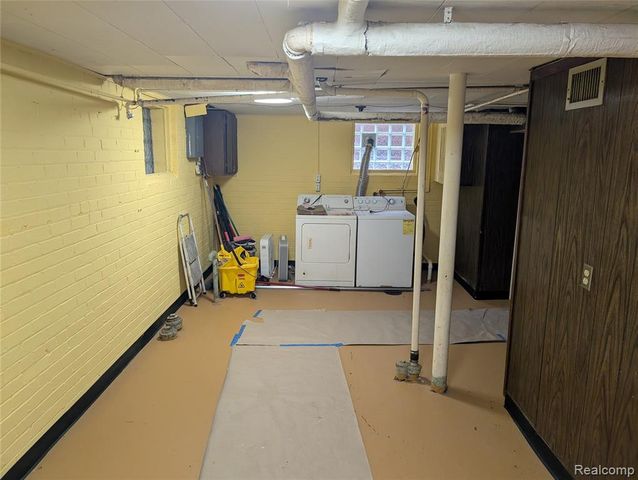 17151 Albion Street, Detroit, MI 48234