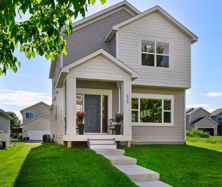 2908 Mark Twain Drive, Chaska, MN 55318