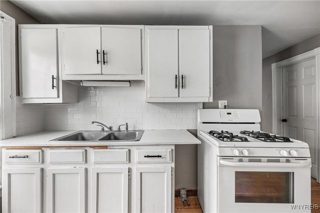 75 Juniata Place, Buffalo, NY 14210