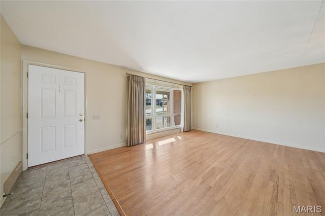 9233 Queenston Drive, Crestwood, MO 63126