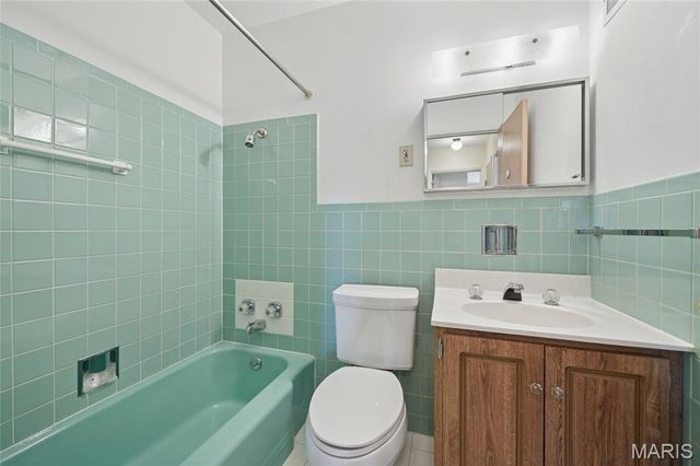 9233 Queenston Drive, Crestwood, MO 63126