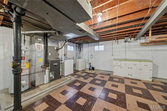 9233 Queenston Drive, Crestwood, MO 63126