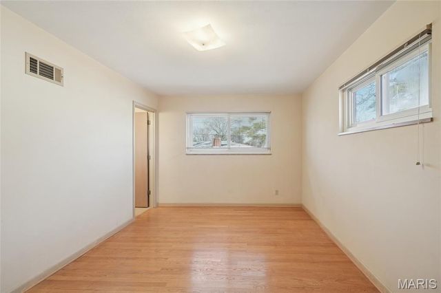 9233 Queenston Drive, Crestwood, MO 63126