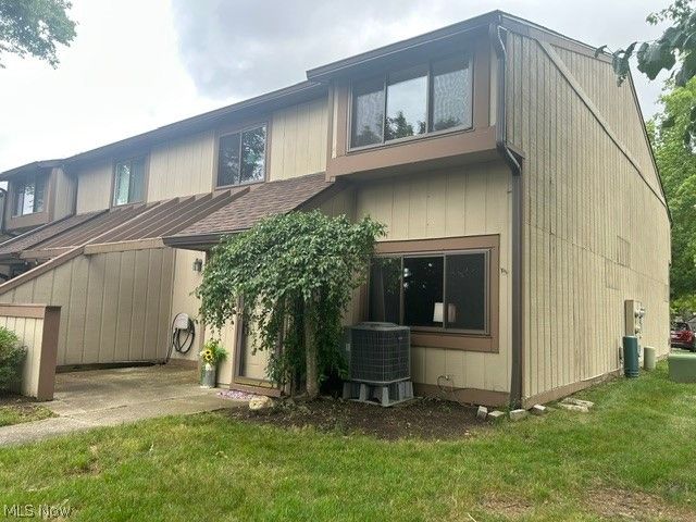 11558 Harbour Light Drive, North Royalton, OH 44133