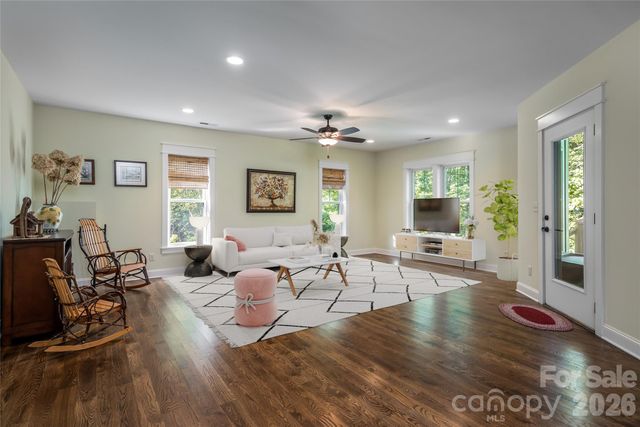 15 Stills Creek Loop, Fairview, NC 28730