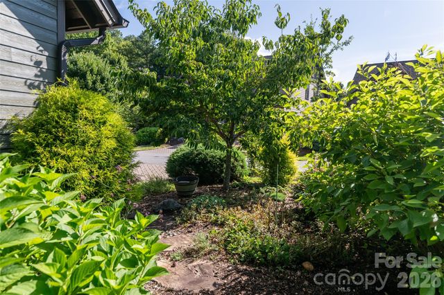 15 Stills Creek Loop, Fairview, NC 28730