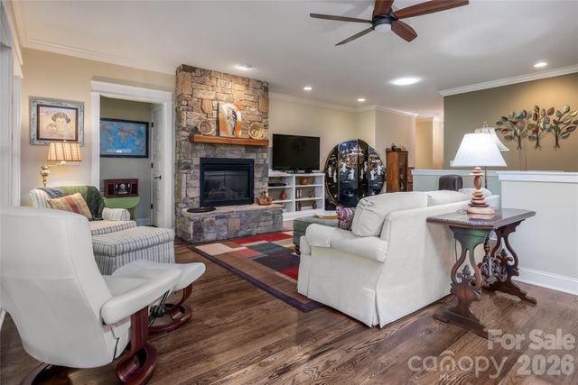 15 Stills Creek Loop, Fairview, NC 28730