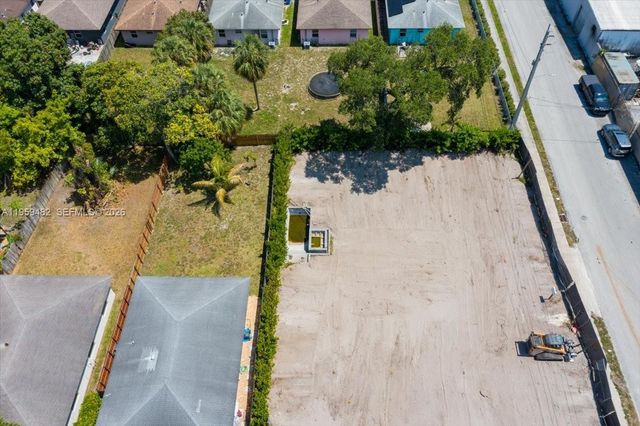 3210 NE 3rd Ave, Oakland Park, FL 33334