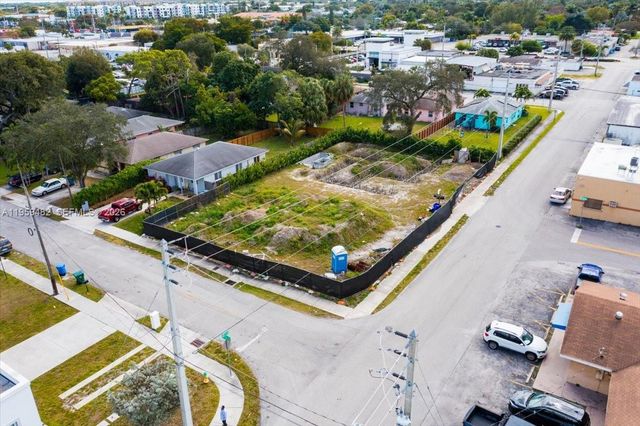 3210 NE 3rd Ave, Oakland Park, FL 33334