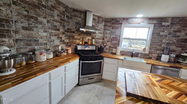 1435 Bailey Bridge Road, Limestone, TN 37681