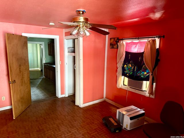 203 Huntington, San Antonio, TX 78207