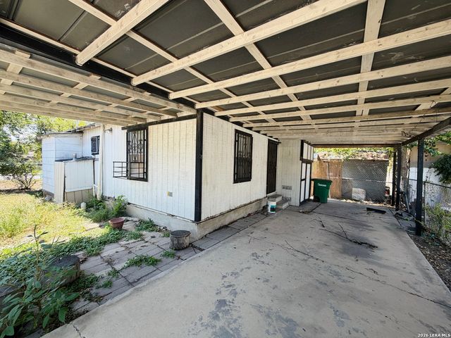 203 Huntington, San Antonio, TX 78207