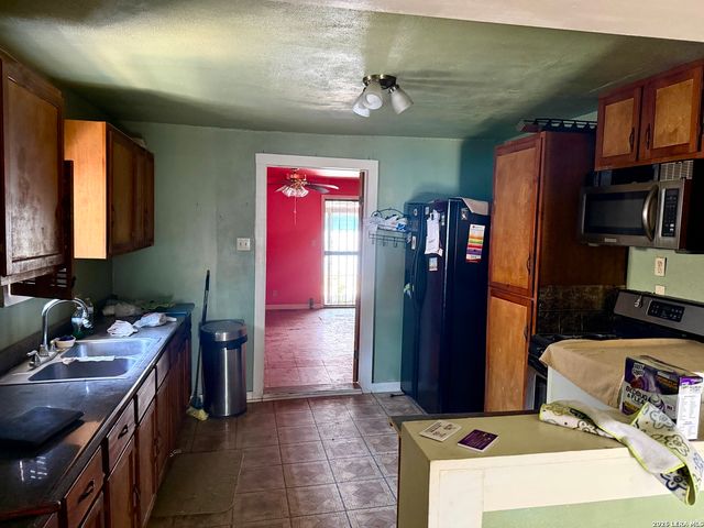 203 Huntington, San Antonio, TX 78207