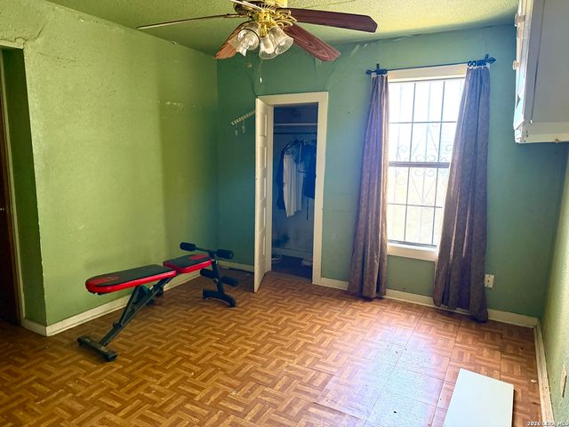 203 Huntington, San Antonio, TX 78207