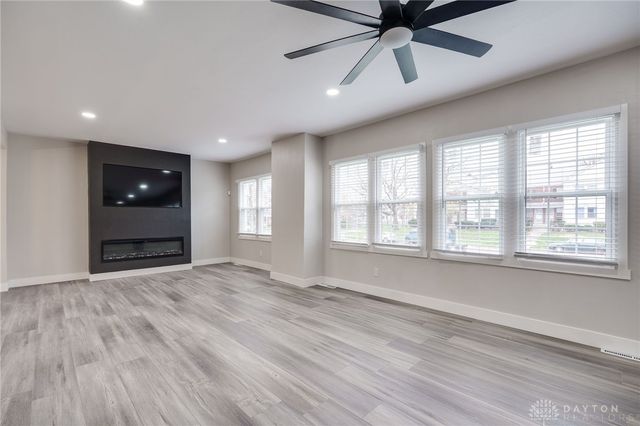 810 Belmonte Park, Dayton, OH 45405