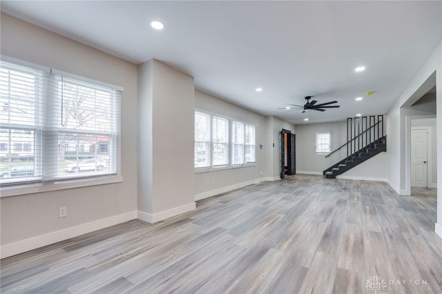 810 Belmonte Park, Dayton, OH 45405