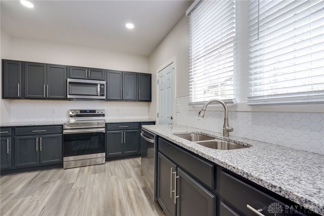 810 Belmonte Park, Dayton, OH 45405