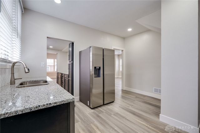 810 Belmonte Park, Dayton, OH 45405