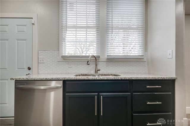 810 Belmonte Park, Dayton, OH 45405