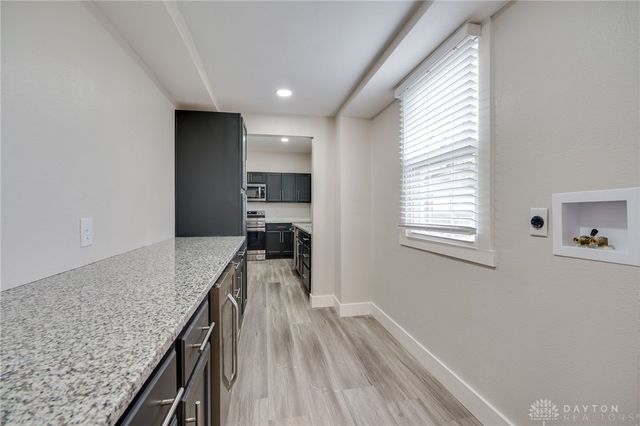 810 Belmonte Park, Dayton, OH 45405