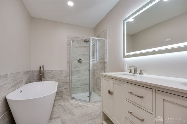 810 Belmonte Park, Dayton, OH 45405