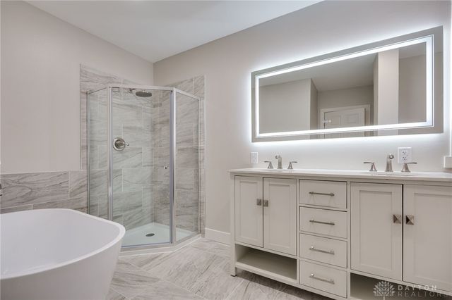 810 Belmonte Park, Dayton, OH 45405