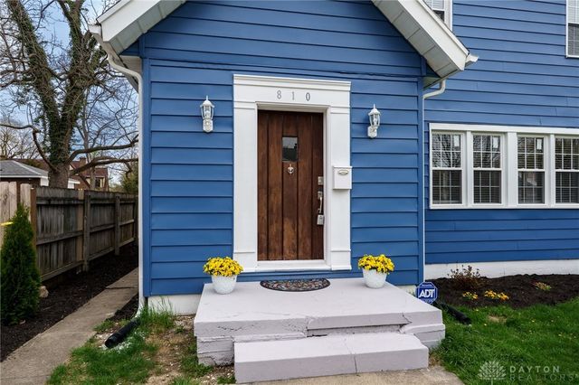 810 Belmonte Park, Dayton, OH 45405