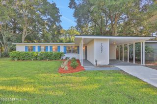 7037 CHERBOURG Avenue N, Jacksonville, FL 32205