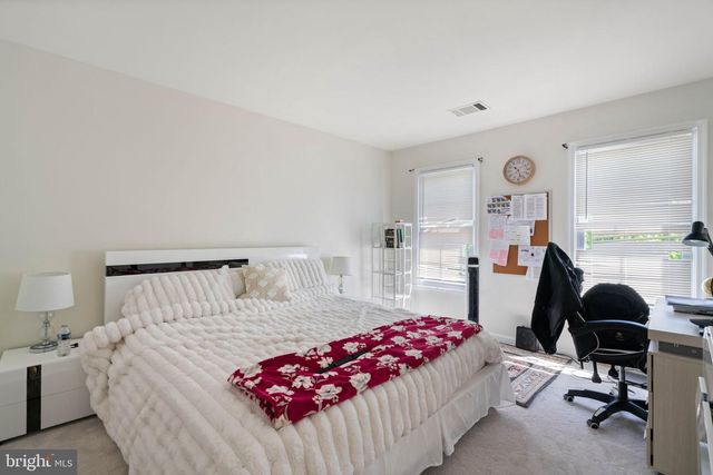7616 SEABROOK LN, Springfield, VA 22153