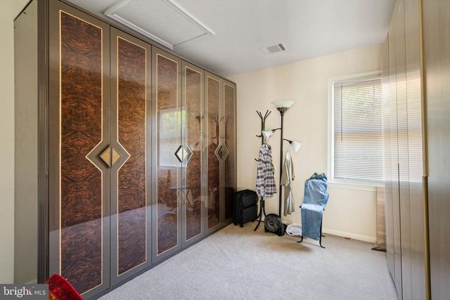 7616 SEABROOK LN, Springfield, VA 22153