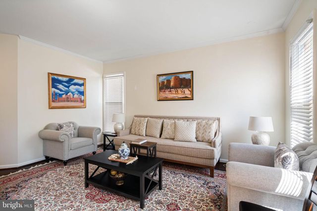 7616 SEABROOK LN, Springfield, VA 22153