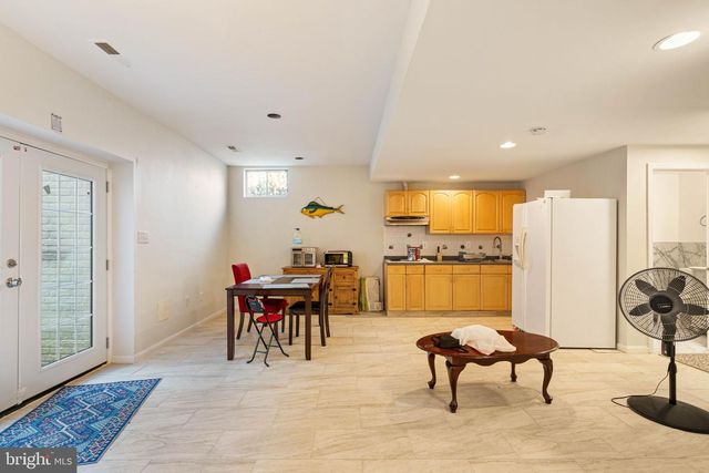 7616 SEABROOK LN, Springfield, VA 22153