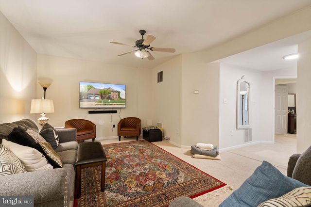 7616 SEABROOK LN, Springfield, VA 22153