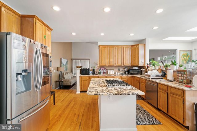 7616 SEABROOK LN, Springfield, VA 22153