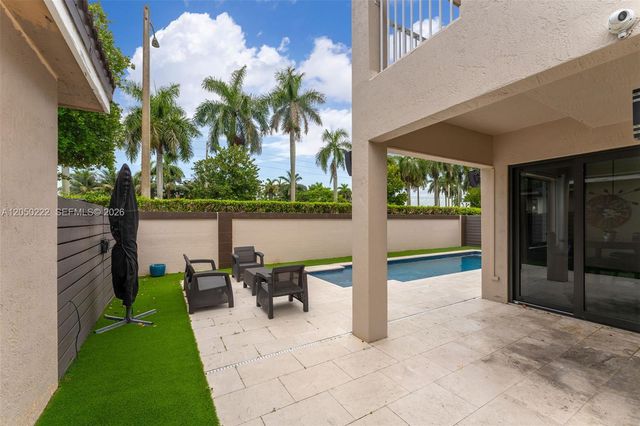 15454 SW 41st Terrace, Miami, FL 33185