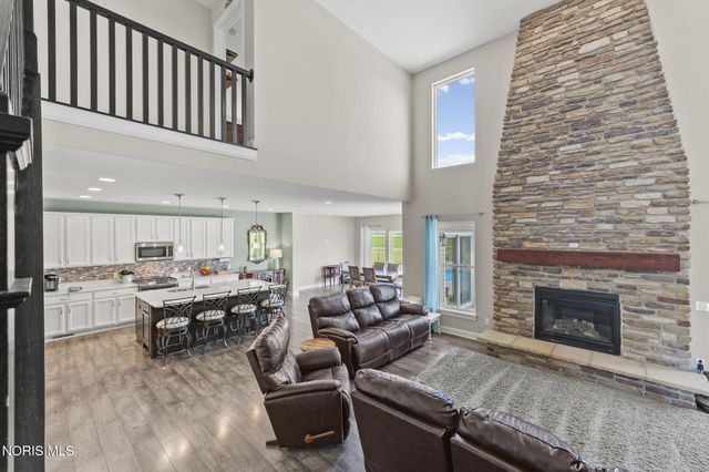 6137 Old Stone Trail, Curtice, OH 43412