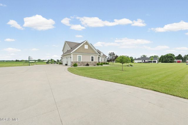 6137 Old Stone Trail, Curtice, OH 43412