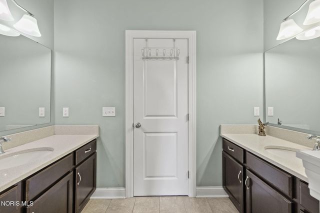 6137 Old Stone Trail, Curtice, OH 43412